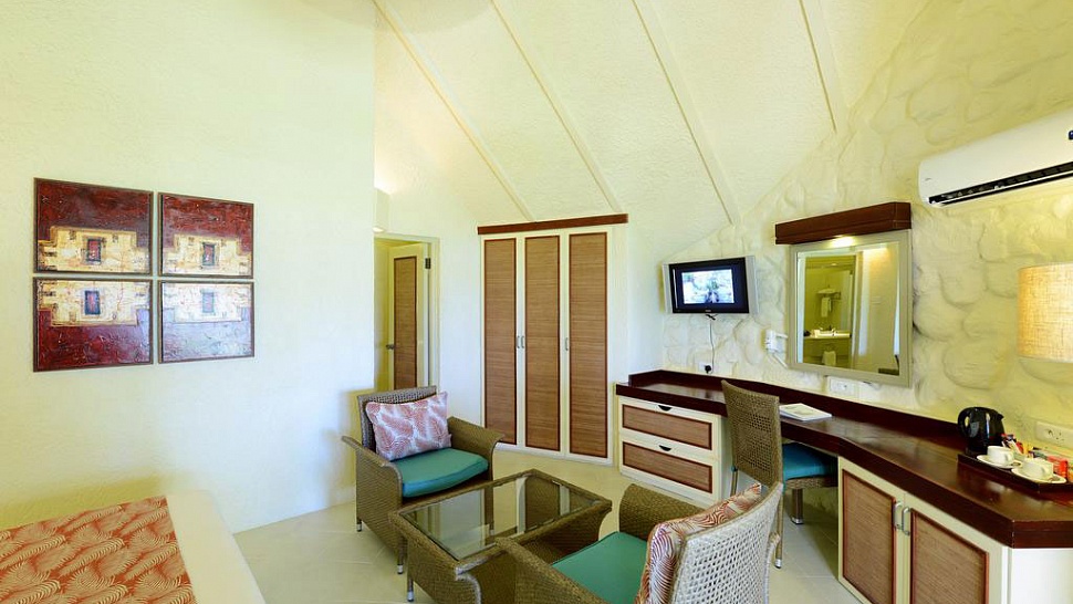 La Pirogue Resort & SPA