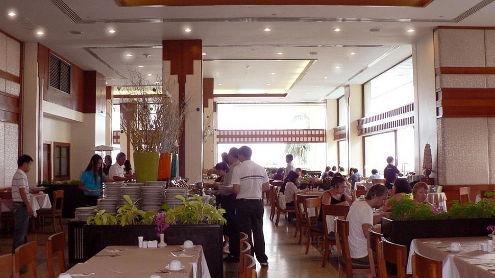 В ресторане