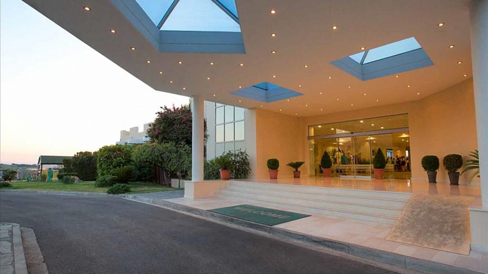 Крыльцо отеля