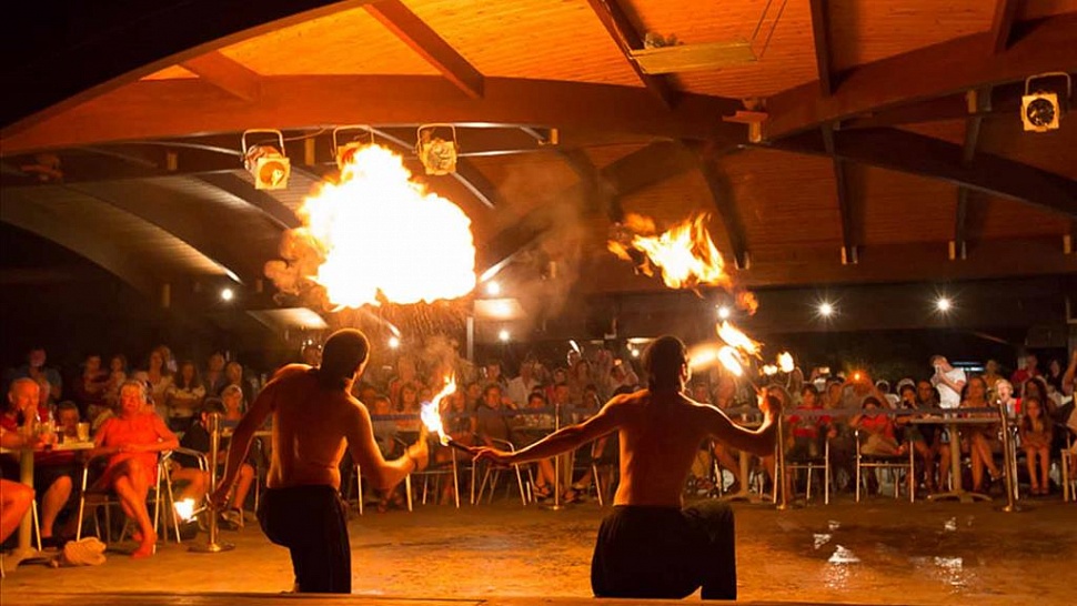 Вечерняя анимация и шоу