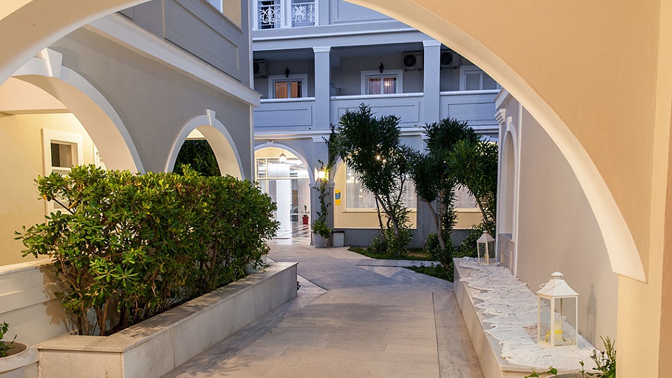 Территория отеля