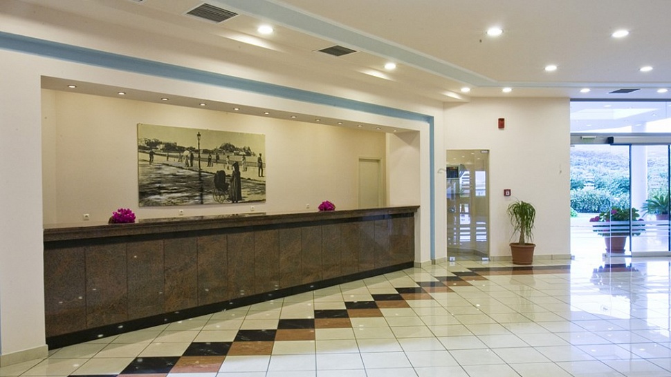 Рецепция в холле