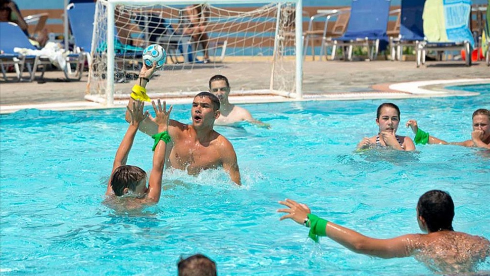 Дневная анимация и спортивные игры