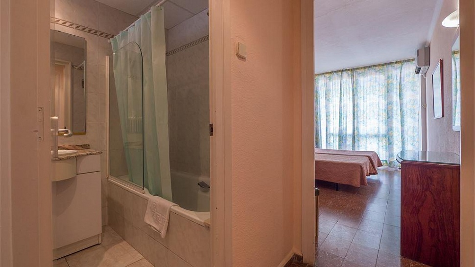 Номера в отеле Checkin Garbi, Калелья, Испания