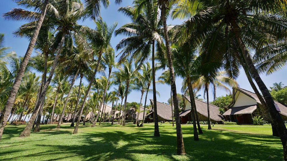 La Pirogue Resort & SPA