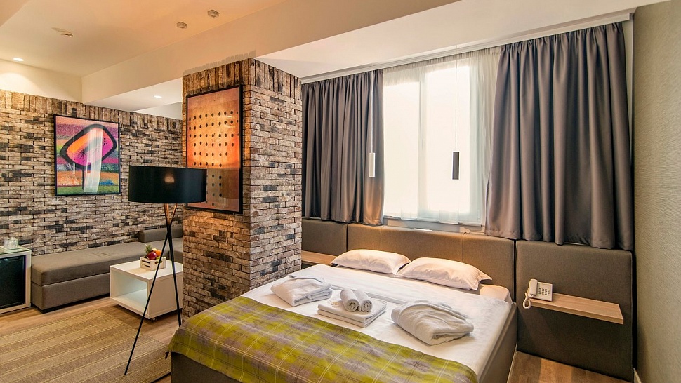 Belgrade Inn Garni Hotel