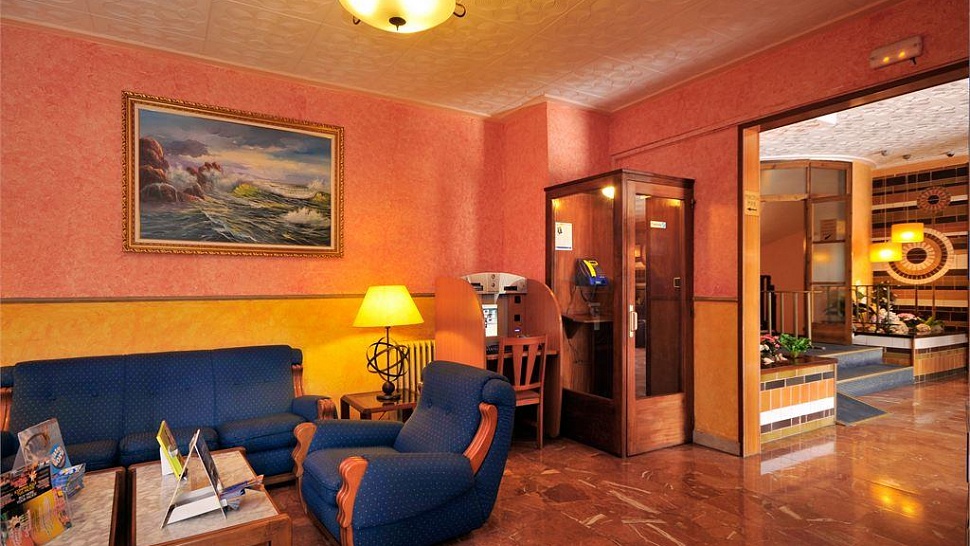 Лаунж в холле