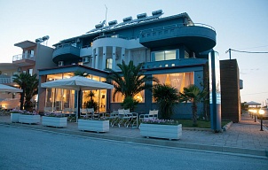 Yakinthos Hotel APT
