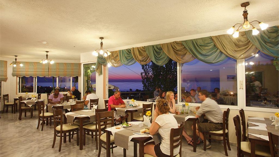 В ресторане