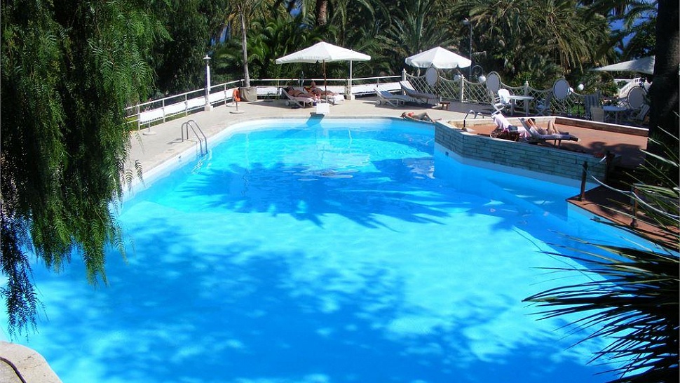 Открытый бассейн