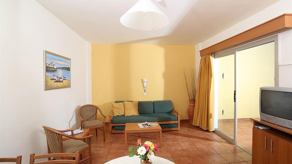 Номера в отеле Panthea Holiday Village, Айя-Напа, Кипр