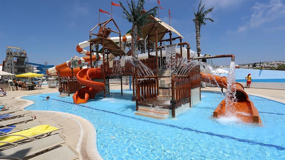 Детские горки в аквапарке