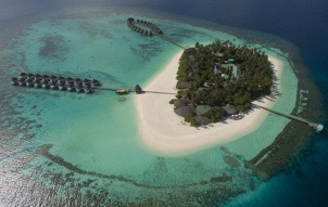 Angaga Island Resort