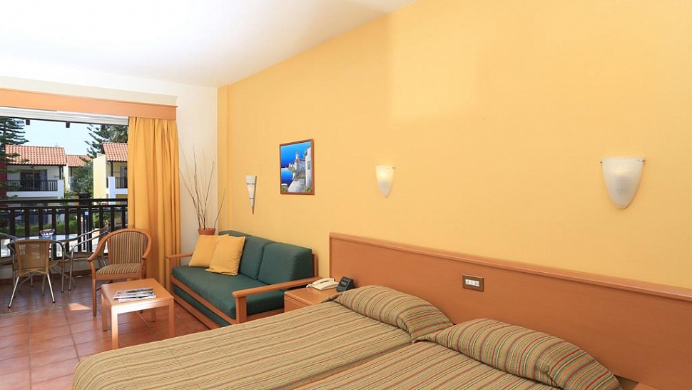 Номера в отеле Panthea Holiday Village, Айя-Напа, Кипр