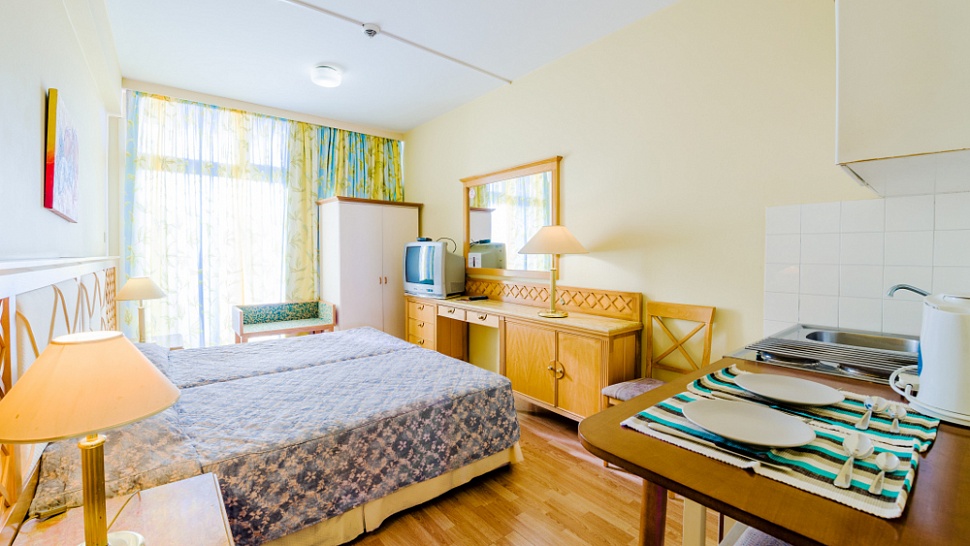 Апартаменты в отеле Estella Hotel Apts, Лимассол, Кипр