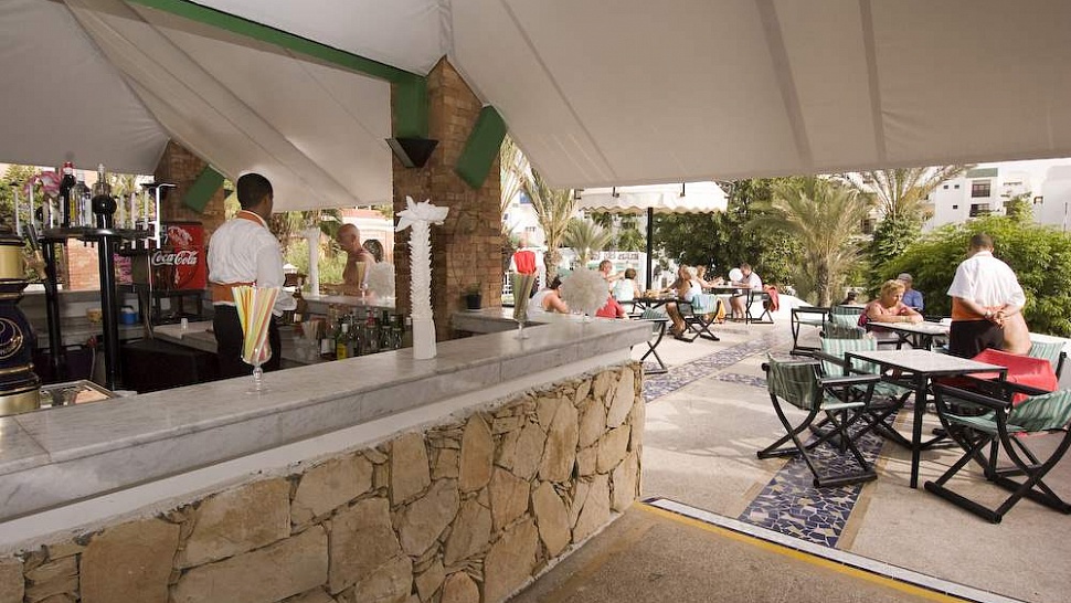 Бар с террасой