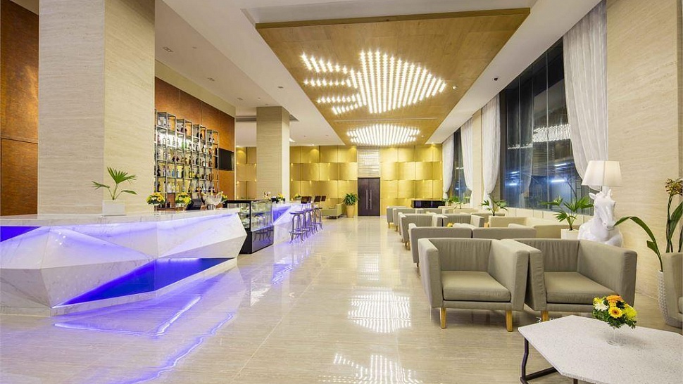 Бар и лаунж в лобби