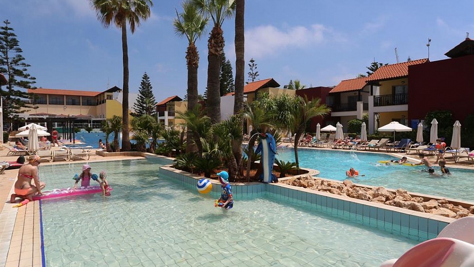 Детский бассейн