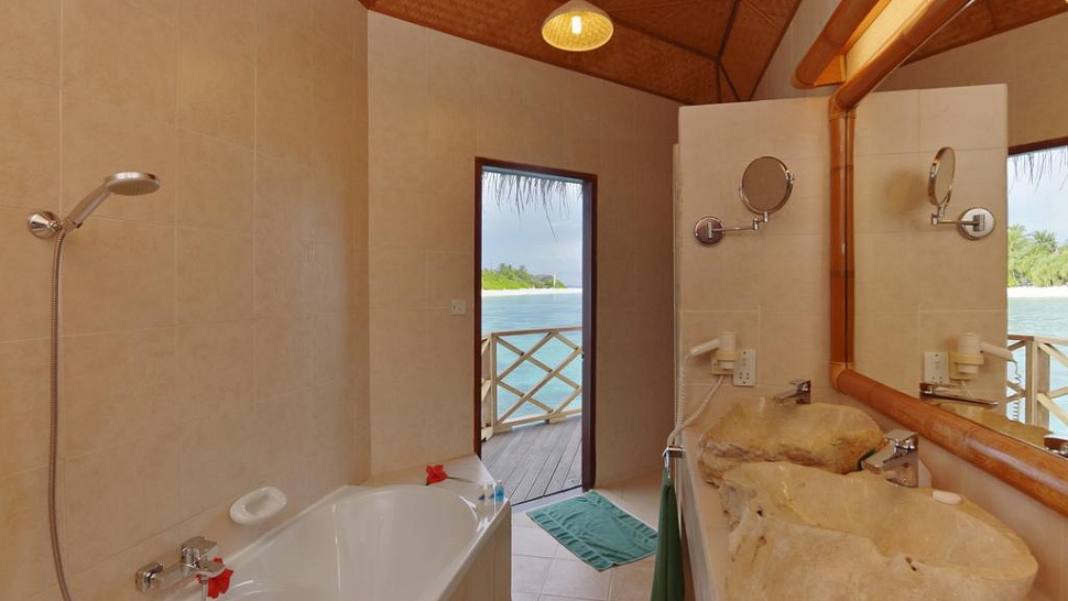 Angaga Island Resort