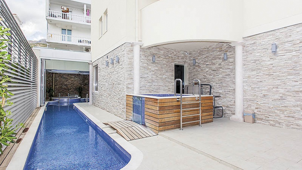 Открытый бассейн