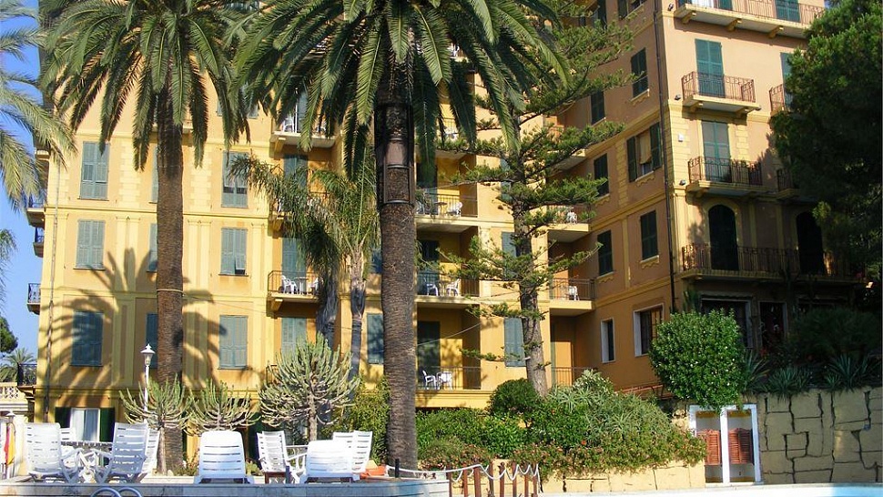 Территория отеля