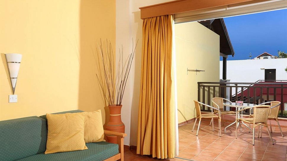 Номера в отеле Panthea Holiday Village, Айя-Напа, Кипр