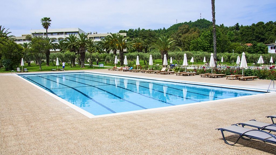 Открытый бассейн